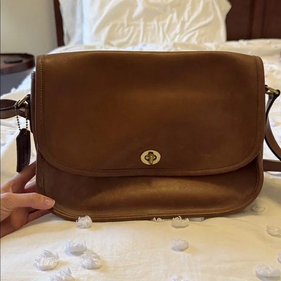 Vintage Coach City Bag Brown Leather Crossbody - Picture 2 of 15